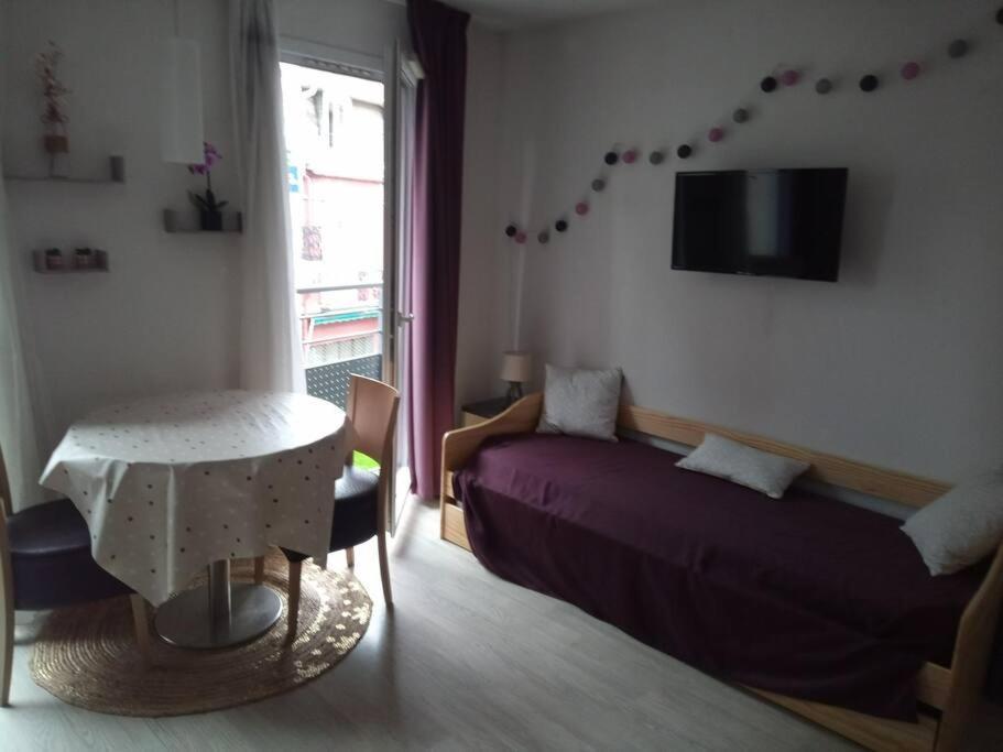 Agreable Studio Familial A Lourdes, Proche Gare Ngoại thất bức ảnh